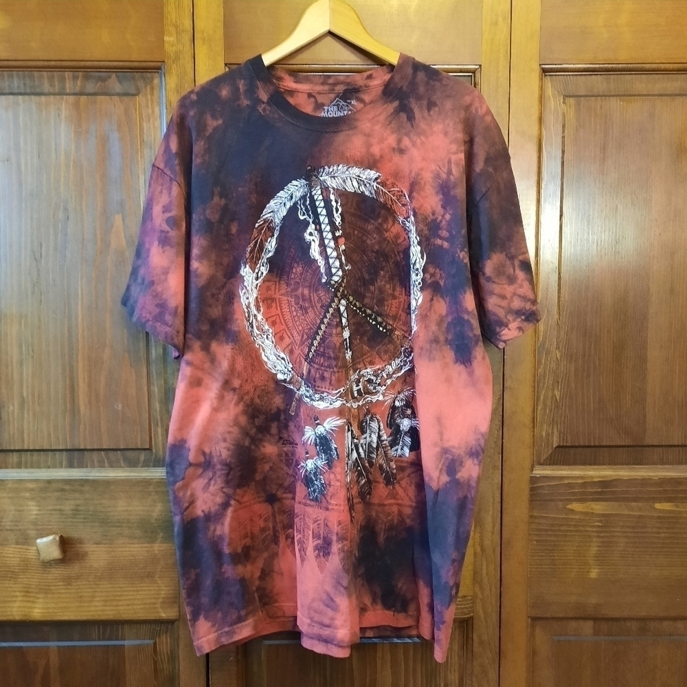 The Mountain 2011 Aztec Indigenous red tie dye peace sign graphic t-shirt